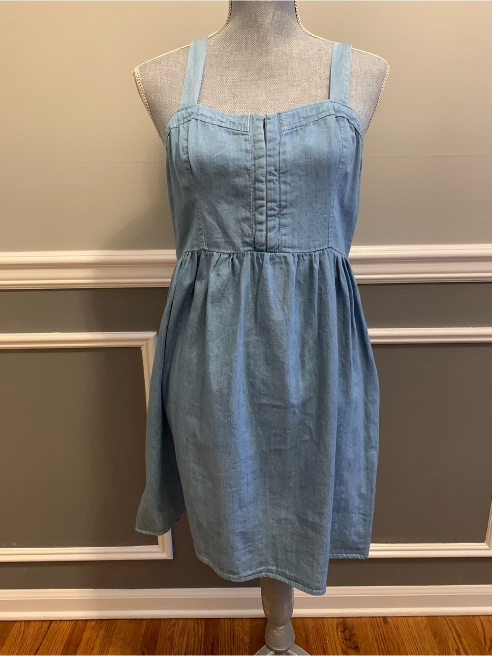 Mossimo Light-Wash Denim Dress Women’s Size Large Sleeveless NEW with tags.